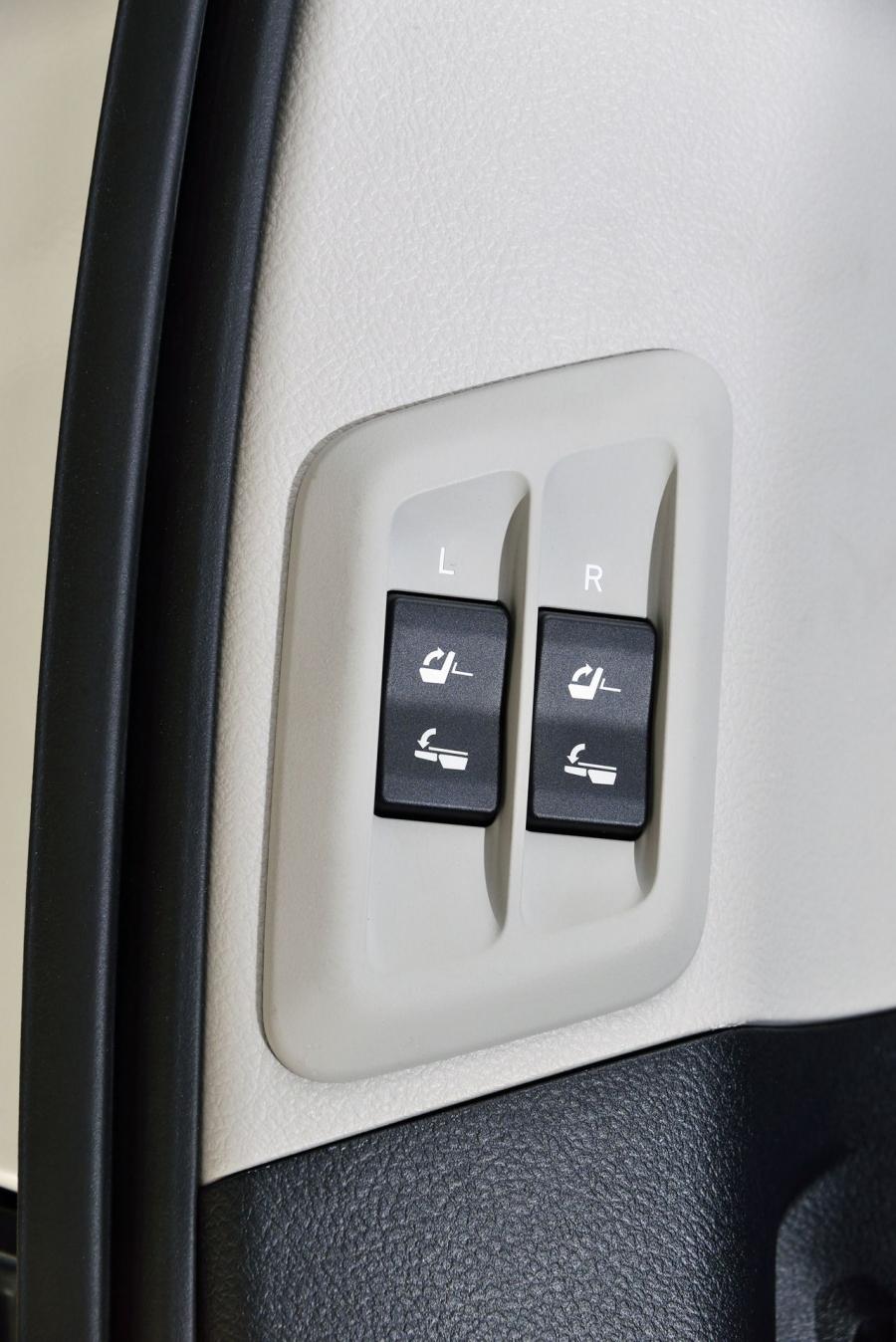  Toyota Land Cruiser Prado 2013 года  (фото 101 из 103)